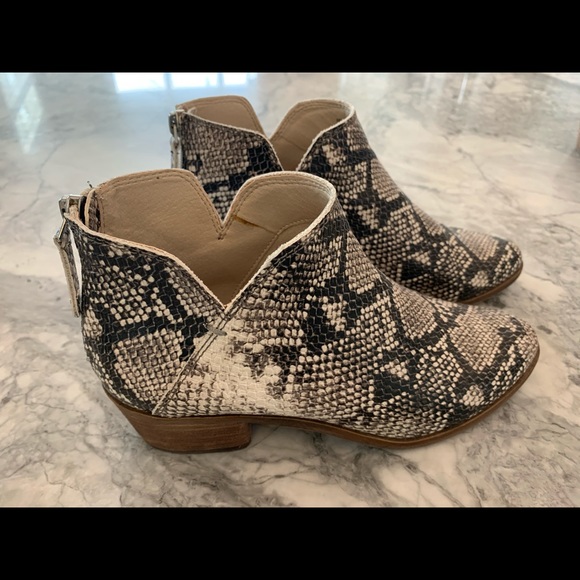 dolce vita unity booties